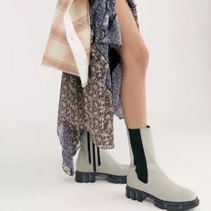 Free People Brooks Lug Sole Chelsea Boot Size 37